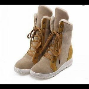 Women’s round toe, hidden wedge lace up boots, brown and tan size 7